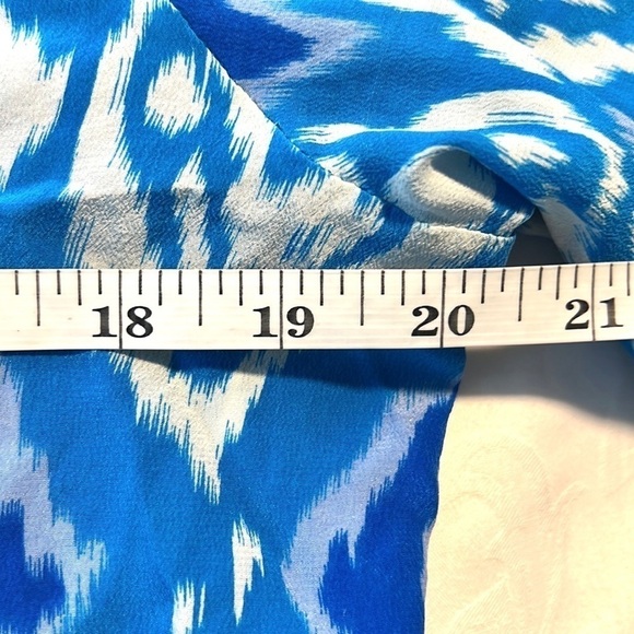 Dora Landa,Pure Silk Blue Ikat Button Up Neck Blouse, Gorgeous Colors, M - Picture 6 of 9